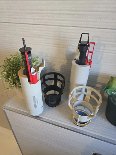 מנגנון מילוי וסל פעמון שהוצאו ממיכל הדחה סמוי