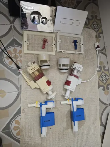 לחצני ניאגרה סמויה ומנגנונים מפורקים, לאחר הסרה מפתח השירות
